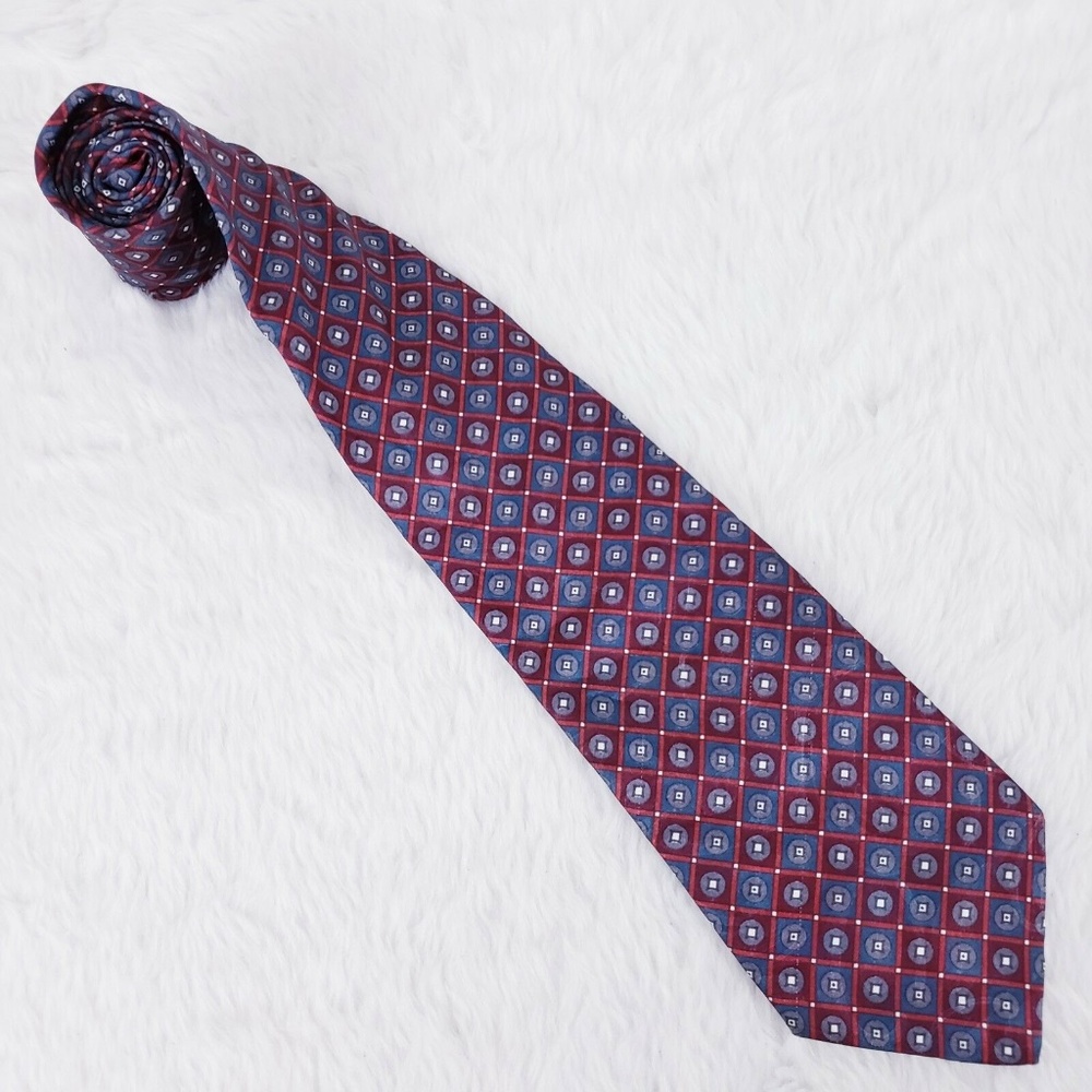 Van Heusen Geometric 100% Polyester Men Necktie 58x3.75 - NWOT